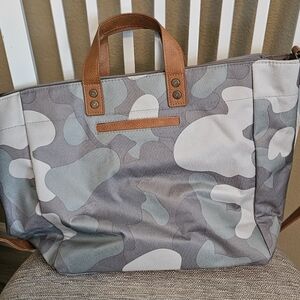 Thirty-one camo tote bag